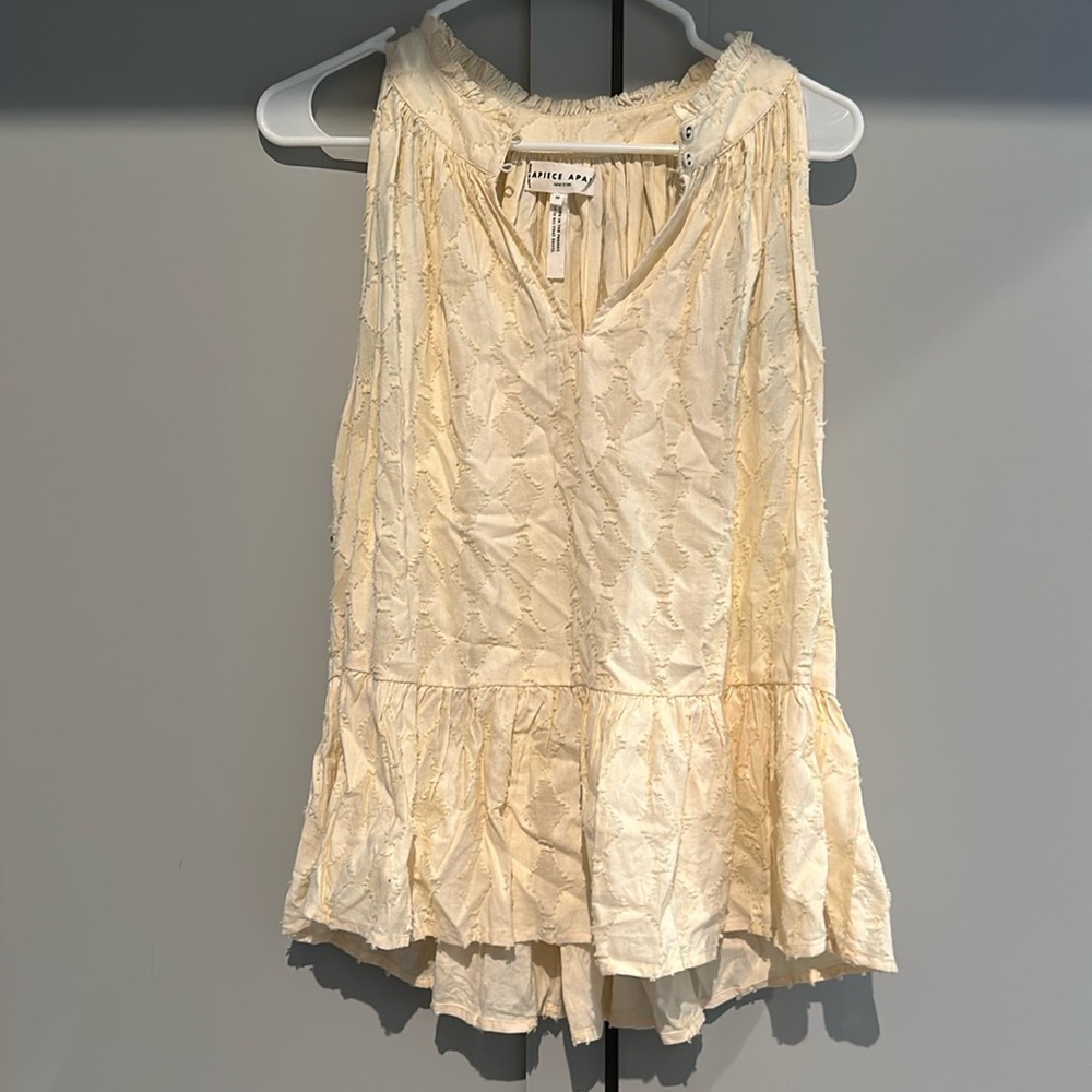 Like new!! Fluttery Apiece Apart top!